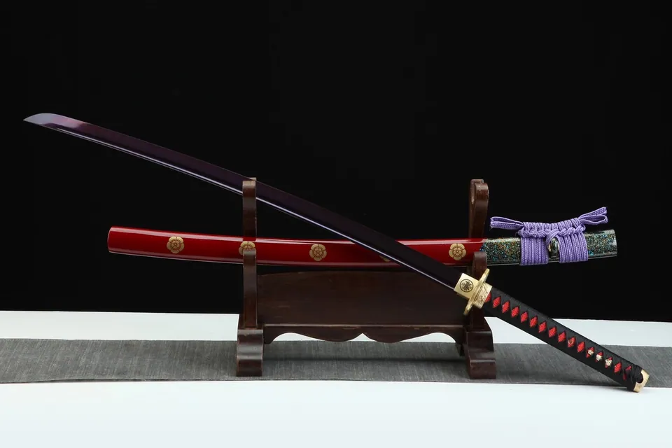 Katana Suhama Giri en acier 1095 avec hamon, lame colorée violet, vue 3