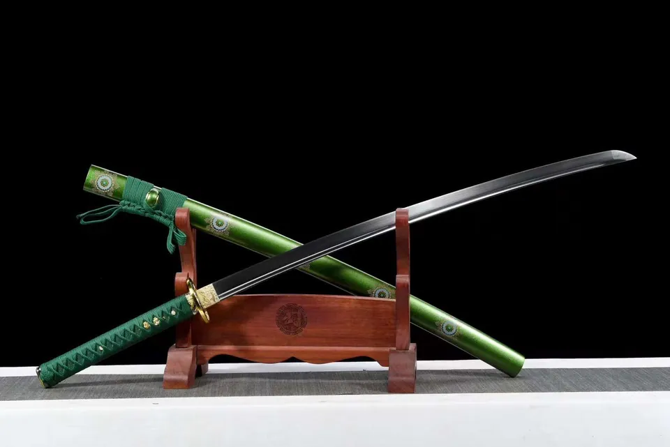 Katana Suigyoku en acier à ressort, saya et poignée verts, vue 2