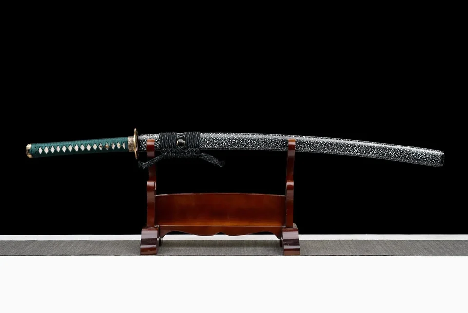 Katana Suirantō en acier damas, tsuka vert jade, saya à la neige, vue 2