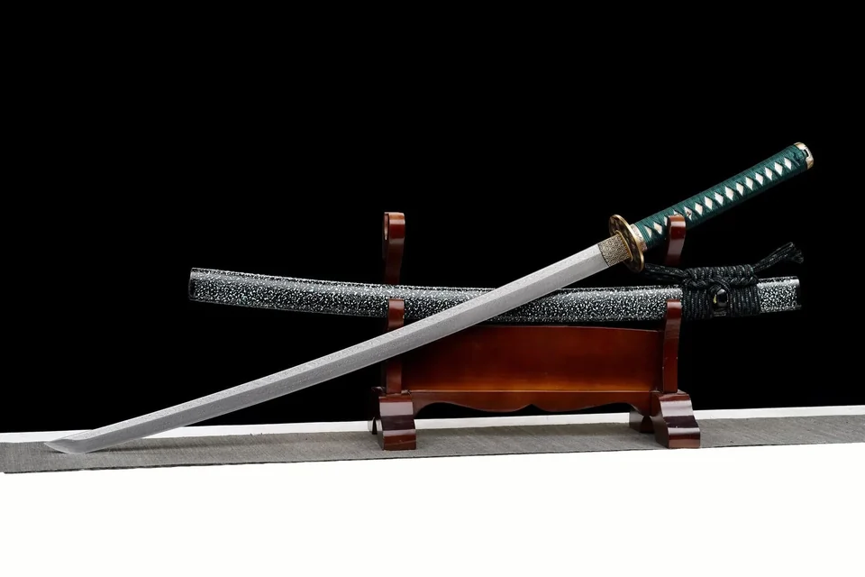 Katana Suirantō en acier damas, tsuka vert jade, saya à la neige, vue 4