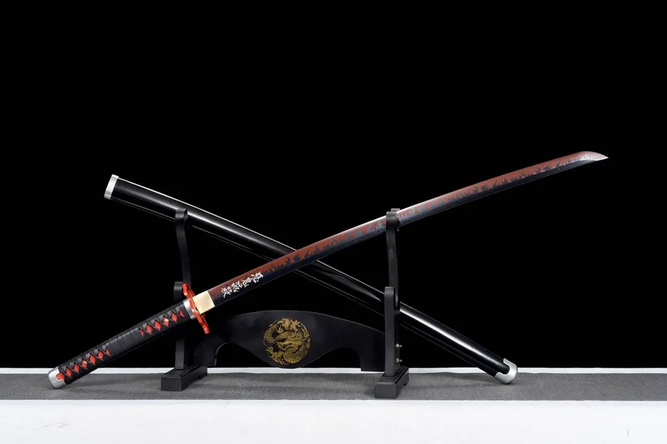 Katana Tanjiro V2 Demon Slayer en acier 1060, tsuba en fer, vue 3