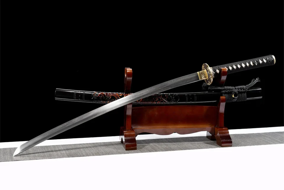 Katana Tatsu en acier damas, saya en bois laqué et peint, vue 5