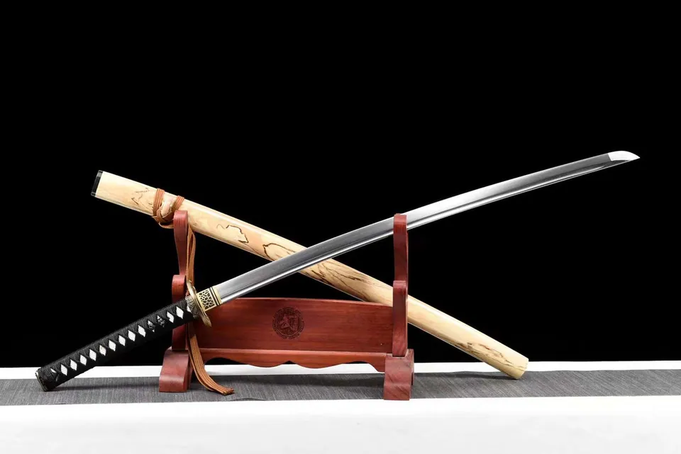 Katana Ten en acier damas avec bo-hi, saya beige et sageo marron, vue 2