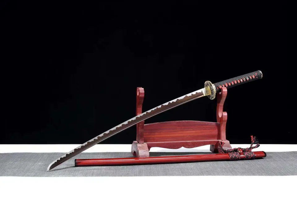Katana Tengu en acier au manganèse, lame marron, saya en ébène, vue 3