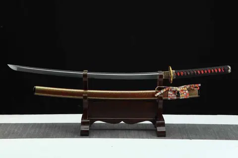 Katana Tokugawa en acier damas avec gorge, tsuba en laiton massif