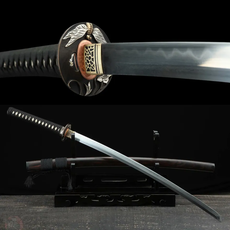 Katana Tonbo en acier damas avec hamon, saya en ébène massif, acier damas · hamon
