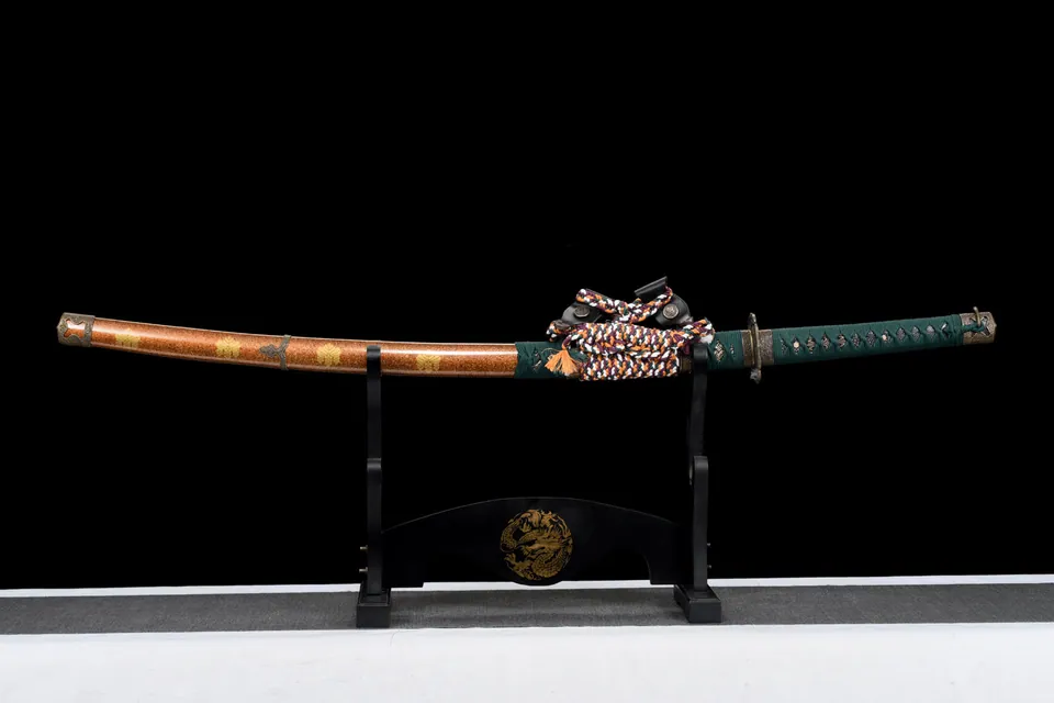 Katana Toyotomi en acier T10 avec hamon et bo-hi, saya au mon du clan, vue 2