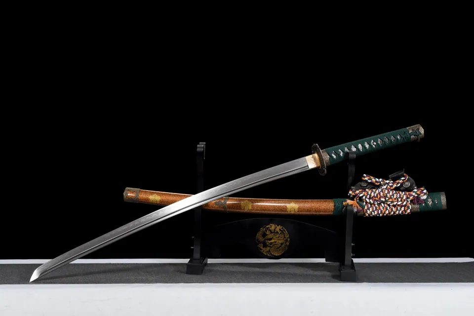 Katana Toyotomi en acier T10 avec hamon et bo-hi, saya au mon du clan, vue 3