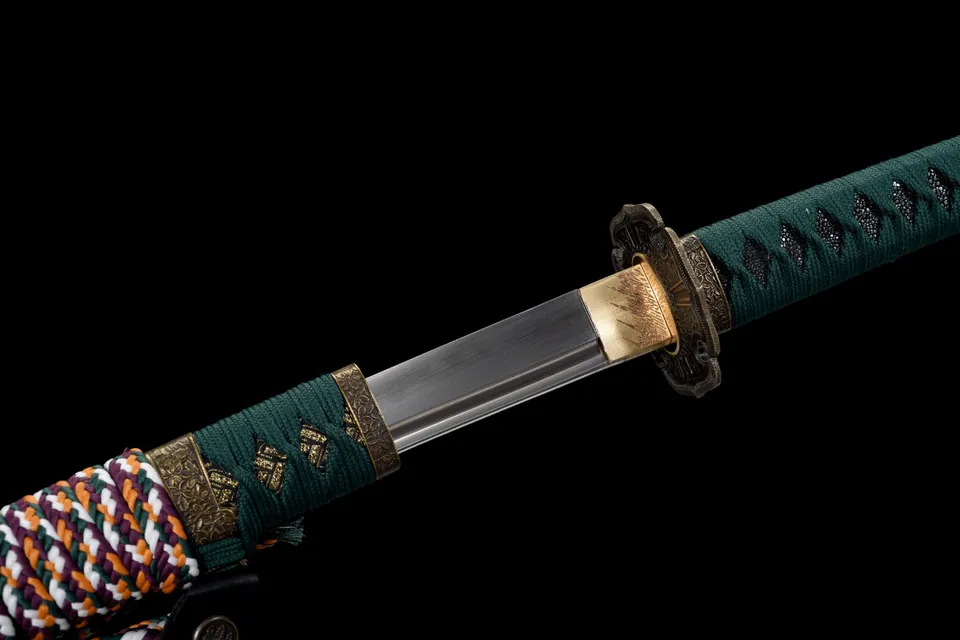 Katana Toyotomi en acier T10 avec hamon et bo-hi, saya au mon du clan, vue 5