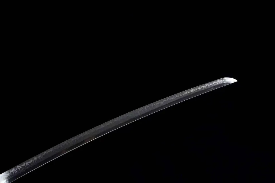Katana Tsuyo en acier T10 avec hamon, tsuba en laiton massif, vue 6
