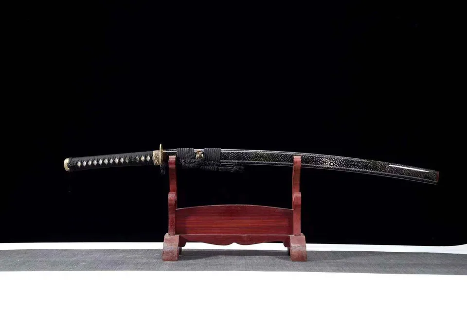 Katana Yami en acier damas avec hamon, tsuka en peau de poisson
