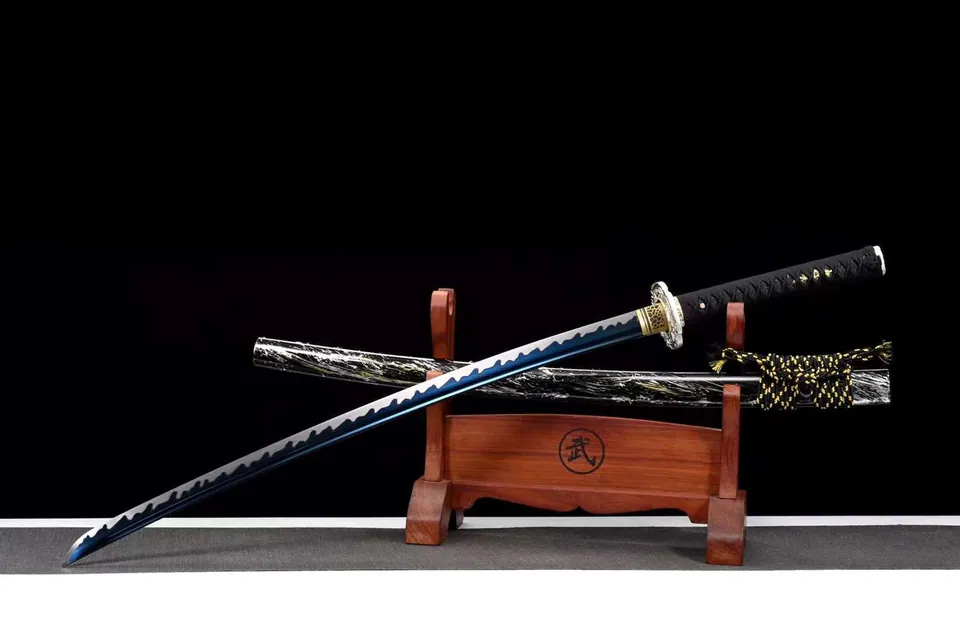 Katana Yasuke à lame bleue en alliage de zinc, saya en ébène, vue 2