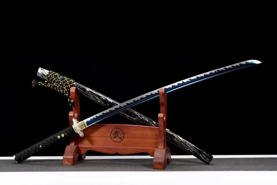 Katana Yasuke à lame bleue en alliage de zinc, saya en ébène, vue 3