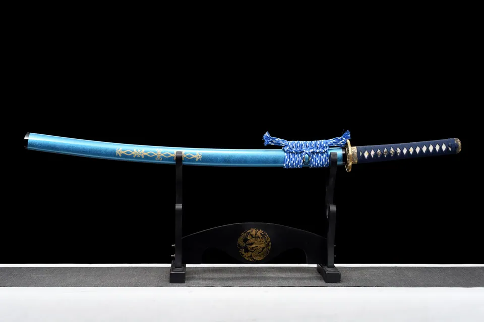 Katana Yonaguni en acier T10, hamon croisé, saya bleu clair laqué, vue 3