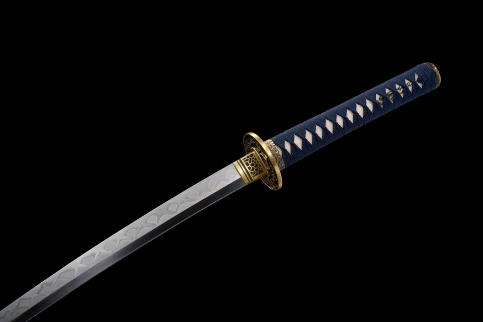 Katana Yonaguni en acier T10, hamon croisé, saya bleu clair laqué, vue 4