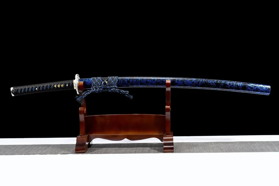 Katana Yoru en acier manganèse, lame bleue inspirée de One Piece, vue 3