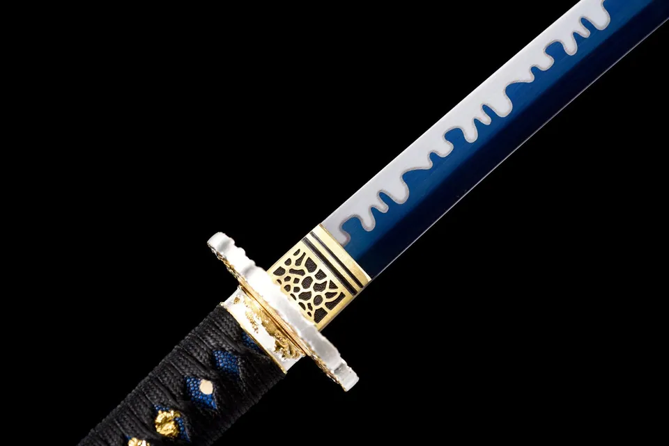 Katana Yoru en acier manganèse, lame bleue inspirée de One Piece, vue 8