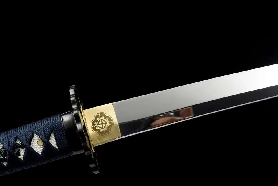 Katana Yougan en acier au manganèse poli miroir, saya rouge, vue 3