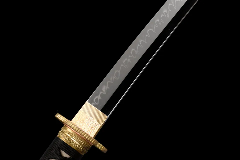 Katana Yozora en acier T10 à hamon, saya noire éclaboussée de blanc, vue 6