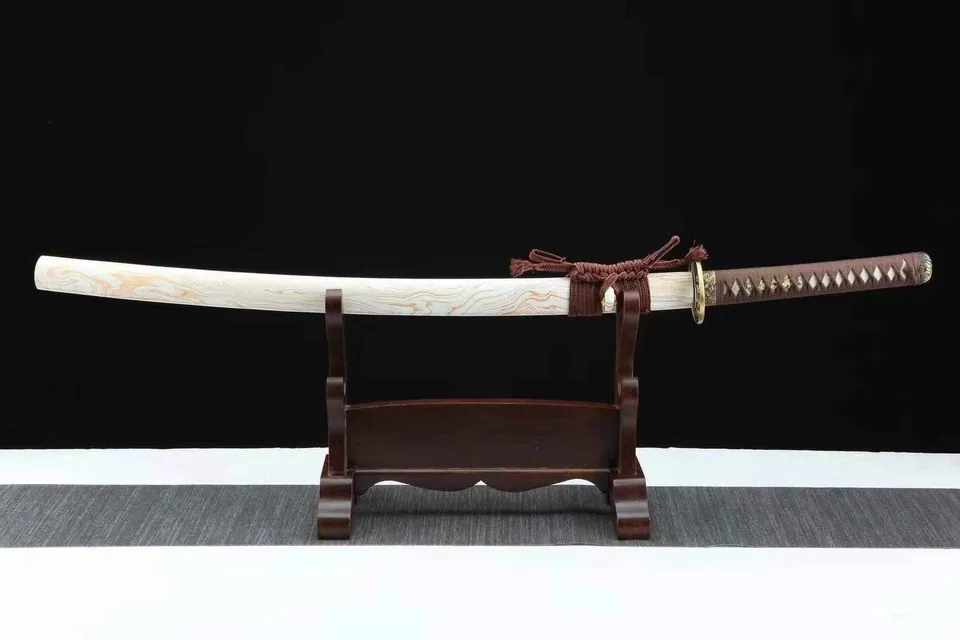 Katana Yūga en acier 1095 avec hamon, lame polie miroir, vue 2