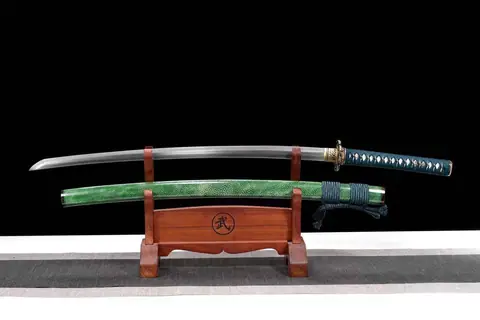 Katana Yūkan'na en acier kobuse, saya verte gainée de galuchat