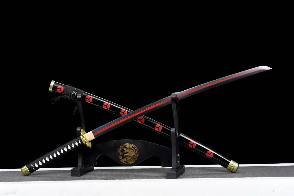 Katana Zoro One Piece en acier 1060, tsuba en fer sculpté, vue 3