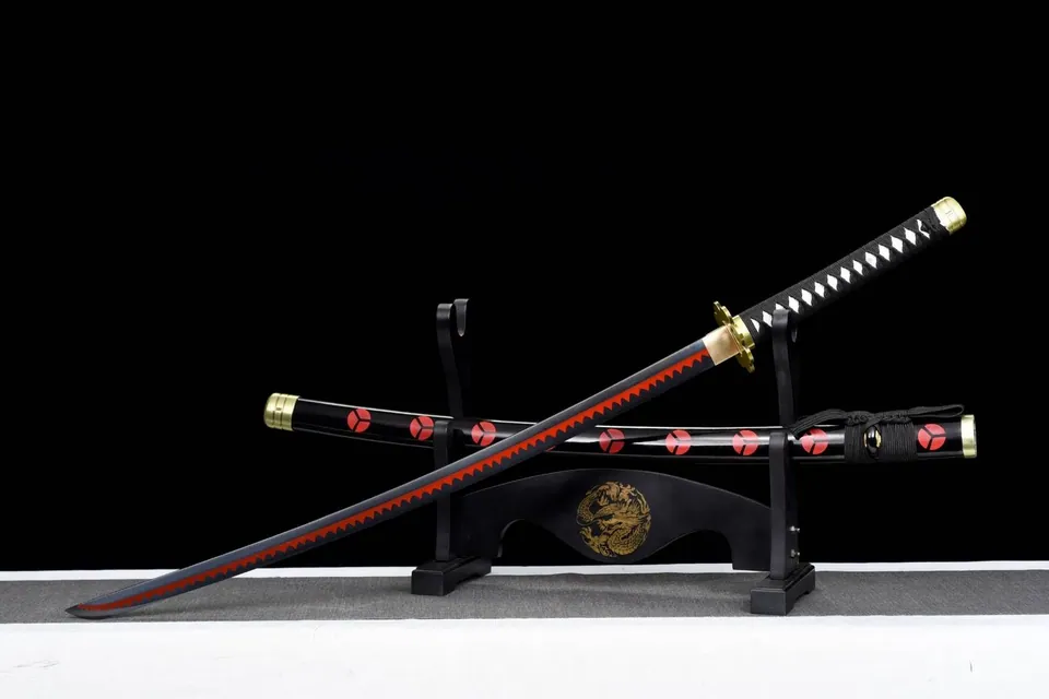 Katana Zoro One Piece en acier 1060, tsuba en fer sculpté, vue 4