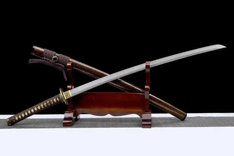 Katana Kōyō en acier de Damas, saya brun-doré et tsuba à fleurs