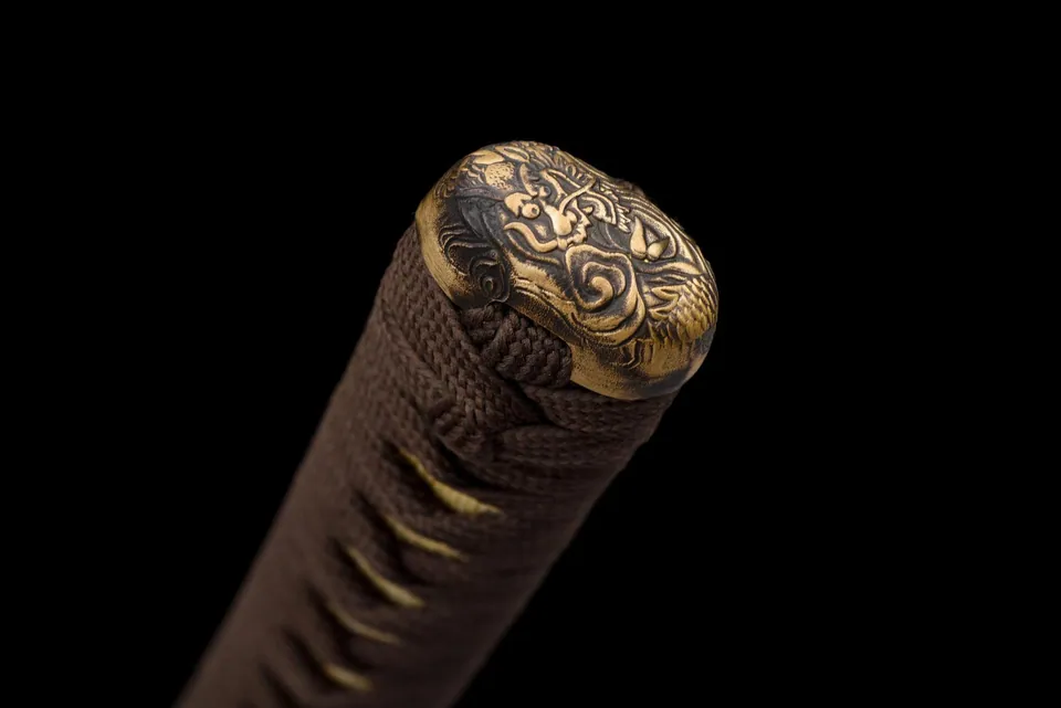 Katana Kōyō en acier de Damas, saya brun-doré et tsuba à fleurs, vue 2