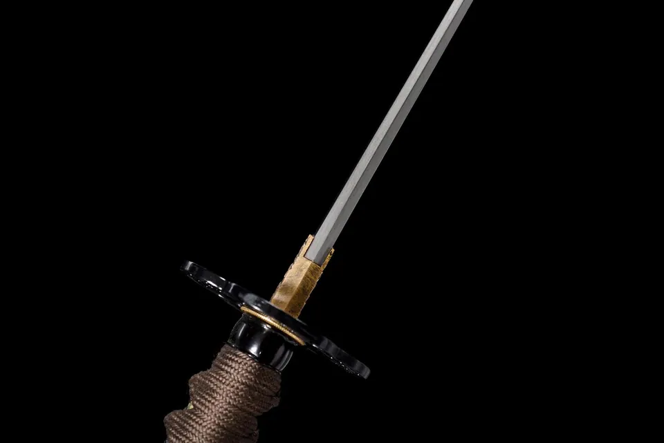 Tantō Kurogane, sabre court japonais proposé affûté ou non affûté, vue 2