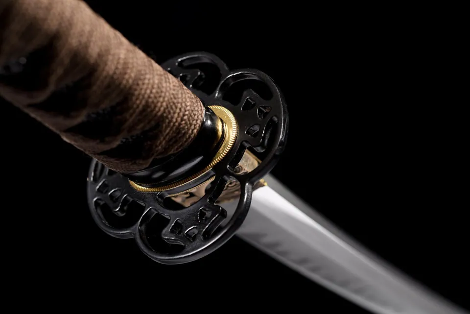 Tantō Kurogane, sabre court japonais proposé affûté ou non affûté, vue 3