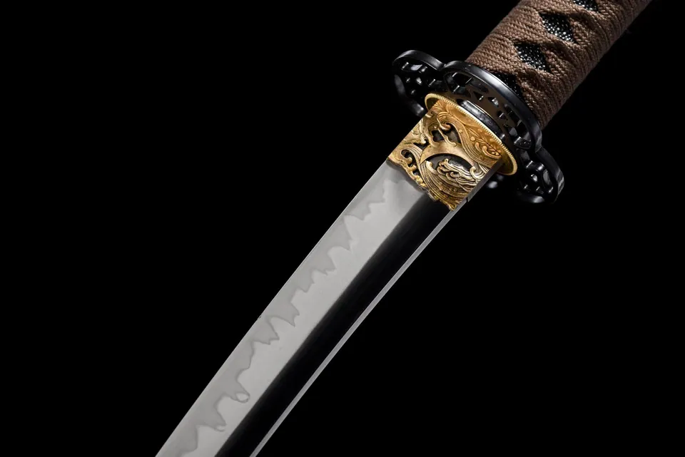 Tantō Kurogane, sabre court japonais proposé affûté ou non affûté, vue 4