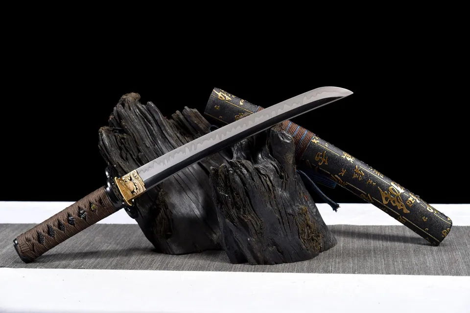 Tantō Kurogane, sabre court japonais proposé affûté ou non affûté, vue 8