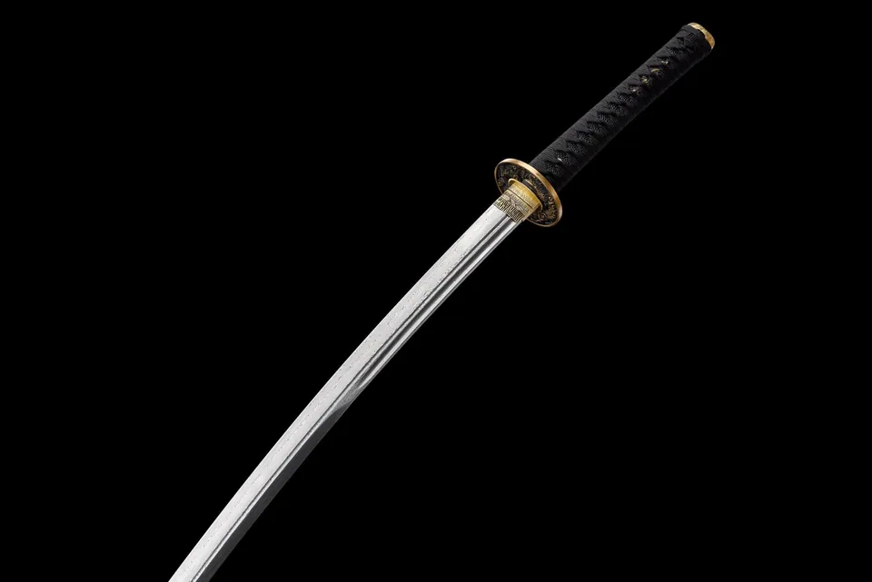 Katana Kurotatsu en acier de Damas, saya noire à dragon blanc et rouge, vue 5