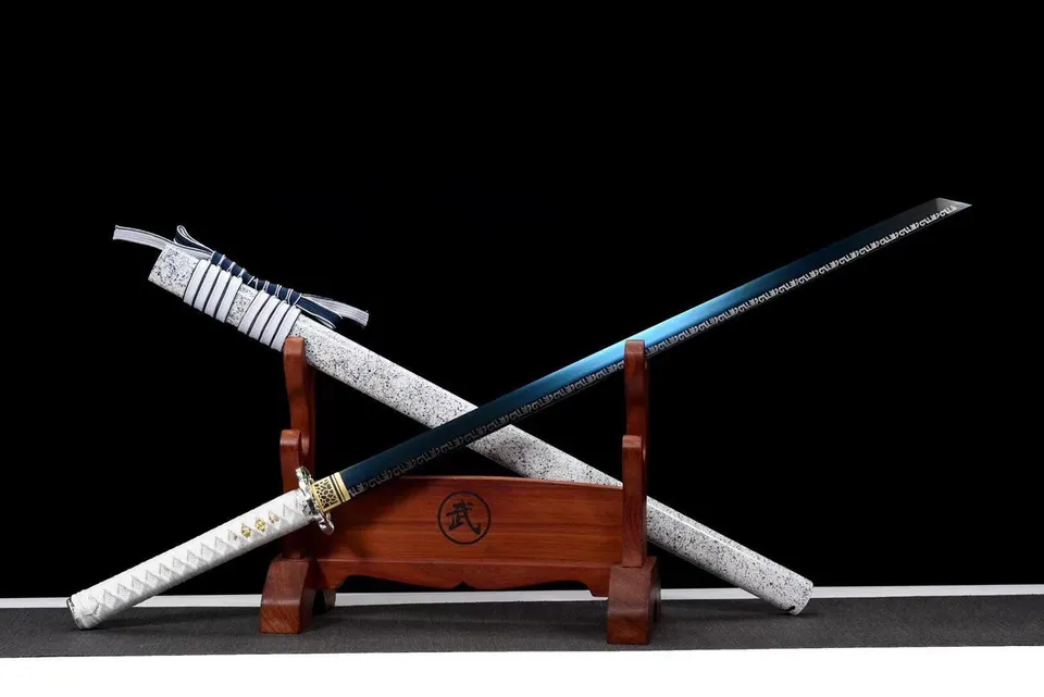 Ninjatō Fuyu en acier carbone bleu, fourreau laqué blanc, vue 3