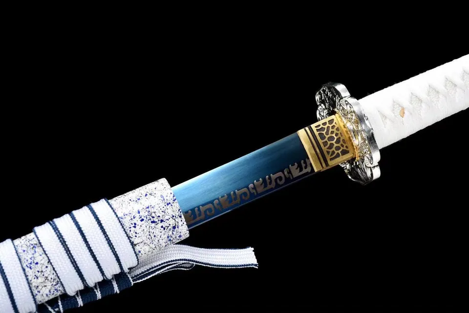 Ninjatō Fuyu en acier carbone bleu, fourreau laqué blanc, vue 6