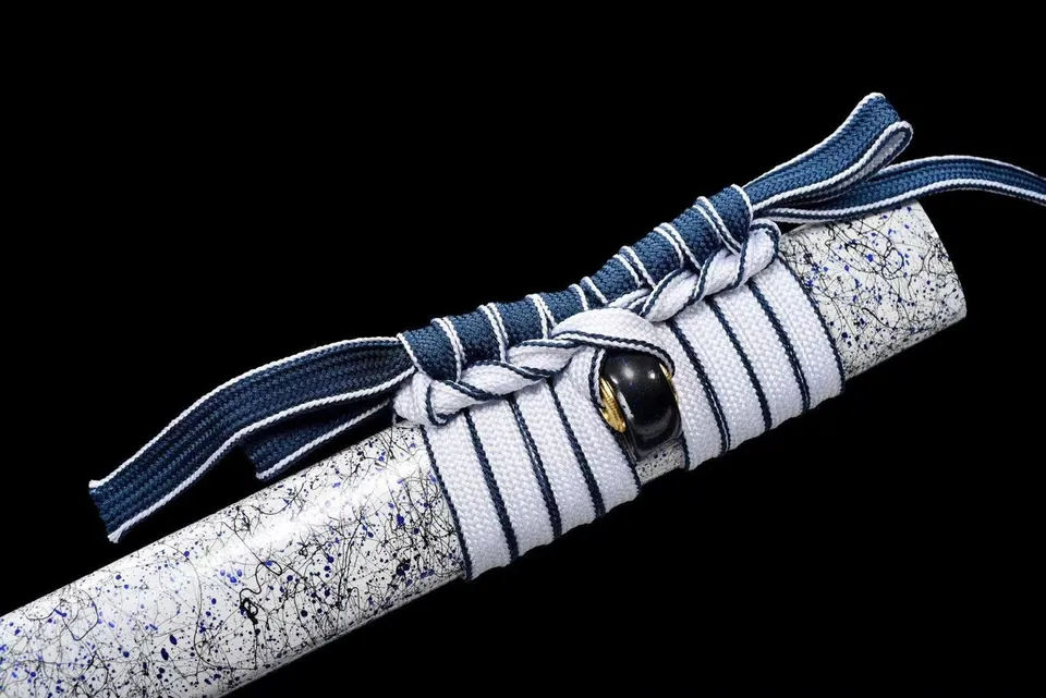 Ninjatō Fuyu en acier carbone bleu, fourreau laqué blanc, vue 7