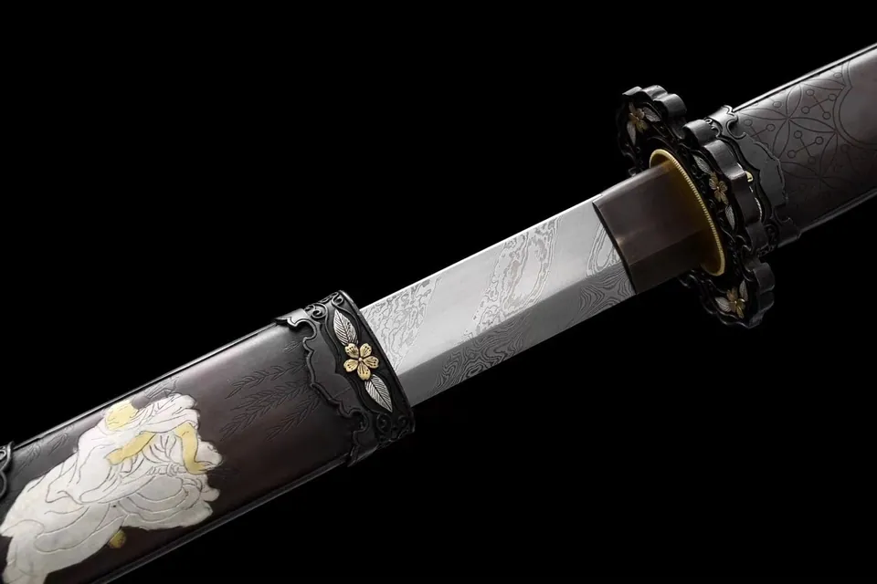 Ninjatō Miyamoto en acier damas, saya peint et cuivre doré, vue 5