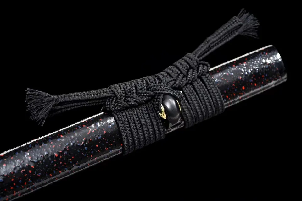 Ninjatō Nami en acier damas, fourreau laqué noir et tsuba cuivre, vue 6