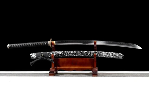 Ōdachi Kurohyou en acier T10, saya noire mouchetée de blanc