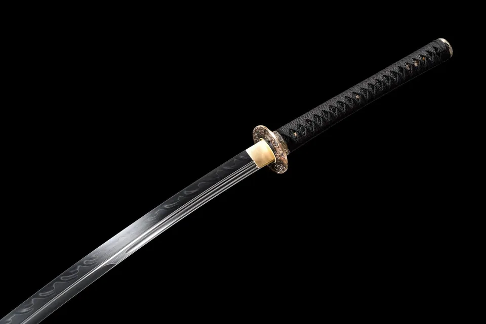 Ōdachi Kurohyou en acier T10, saya noire mouchetée de blanc, vue 7