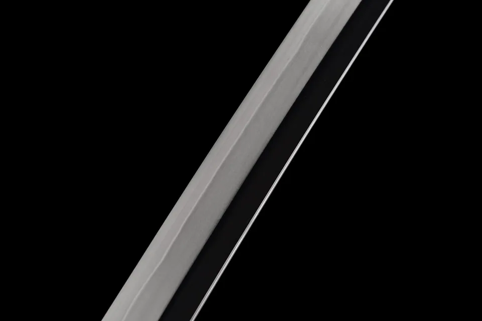 Katana Seiryū en acier T10, saya bleue mouchetée, tsuba dorée, vue 5