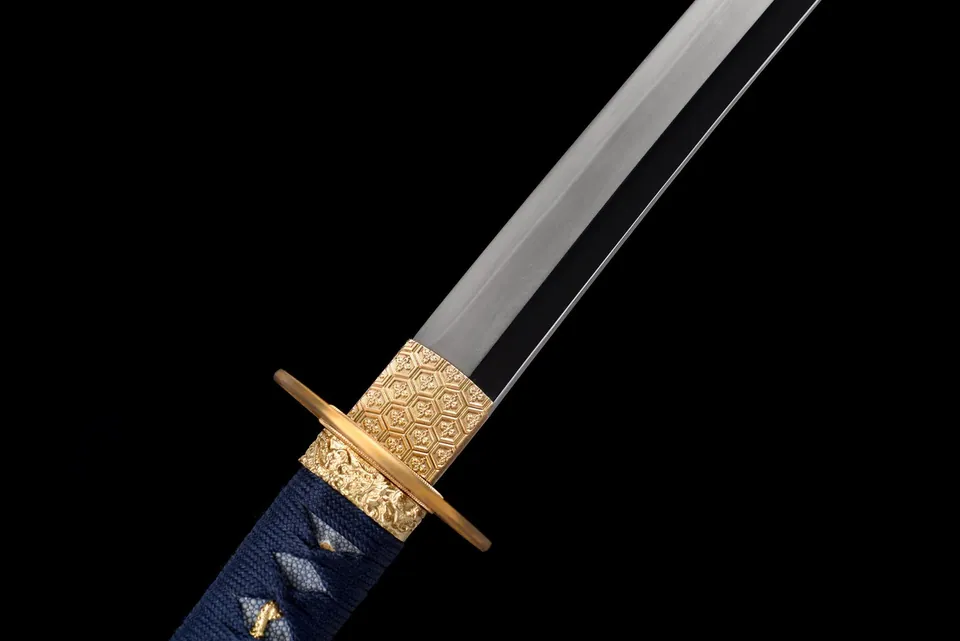 Katana Seiryū en acier T10, saya bleue mouchetée, tsuba dorée, vue 6