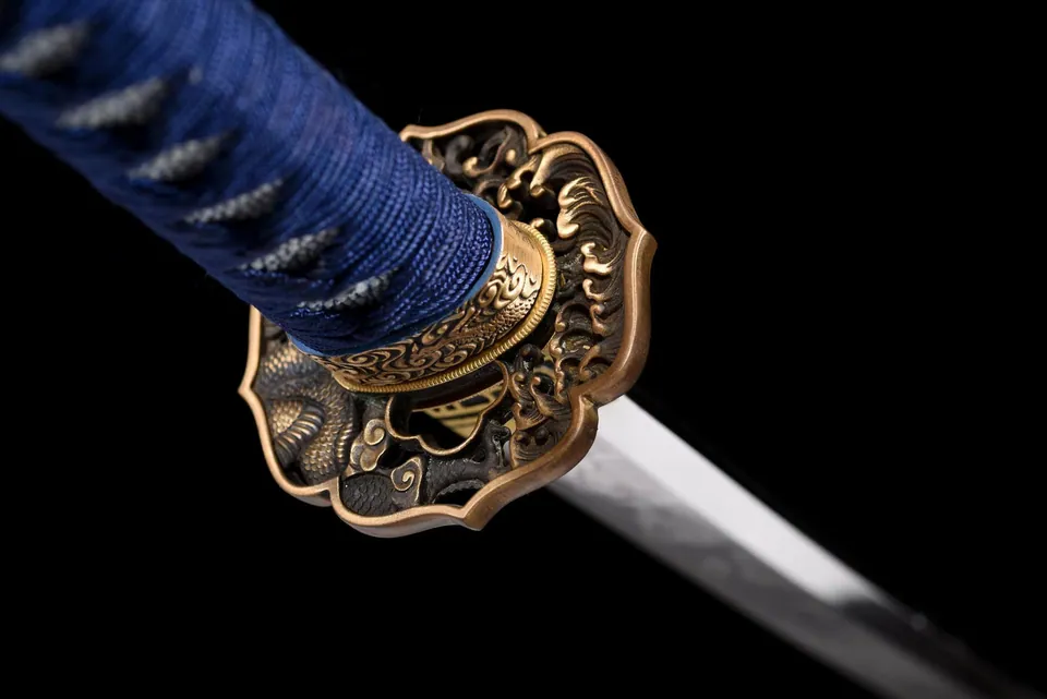 Wakizashi Seiryū en acier T10, saya nuit étoilée et garnitures dragon, vue 7