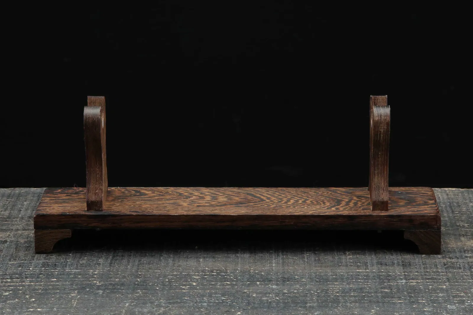 Support Heiwa en bois de rosewood, 37 cm de long, 0,5 kg, photo de couverture du guide « Support katana mural : choisir, fixer et placer son présentoir »
