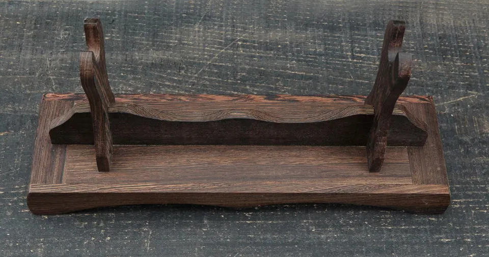 Support Mokuzai en bois sculpté pour katana, 40 cm de long, vue 2