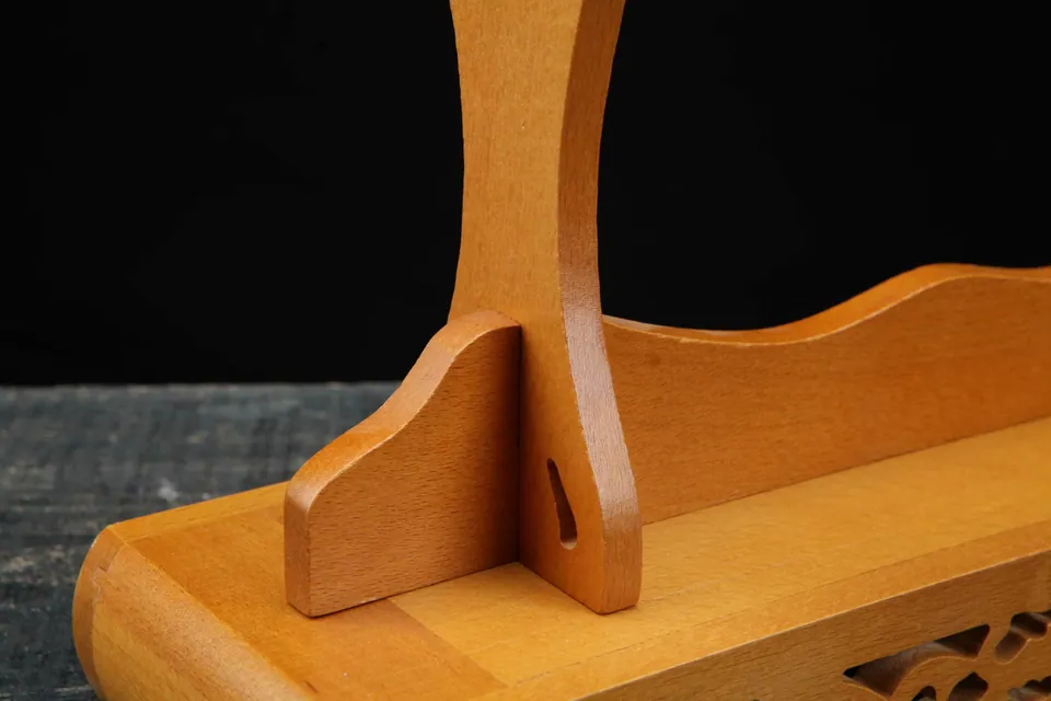 Support Taiyou en bois sculpté pour katana, 40 cm de long, vue 3
