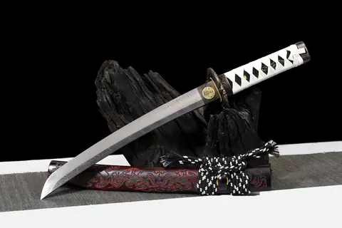 Tantō Byakko en acier damas, tsuka blanche, saya rouge et noir