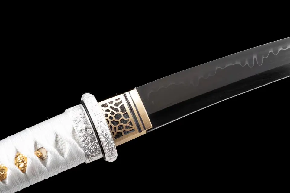 Tantō Ōkami en acier T10 avec hamon, fourreau en ébène, vue 3