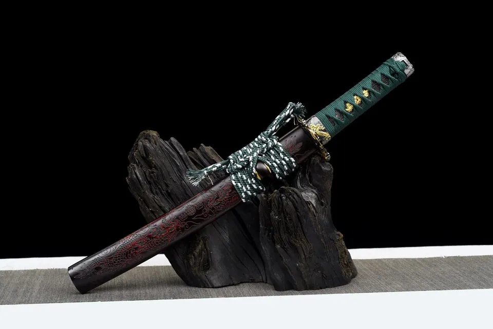 Tantō Ryokurin en acier T10 avec hamon, ito vert forêt, vue 2